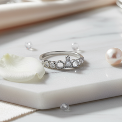 Queen Aura Shine Ring