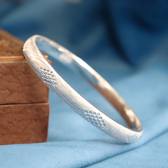 Textured Elegance Silver Kada